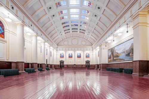 青島取引所 超復(fù)古超出片的影視美術(shù)寶藏地